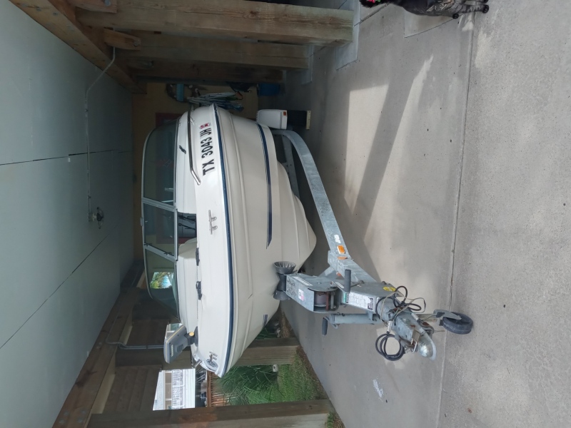 Ski Boats For Sale in Texas by owner | 2000 Sea Ray 180 Bow Rider
